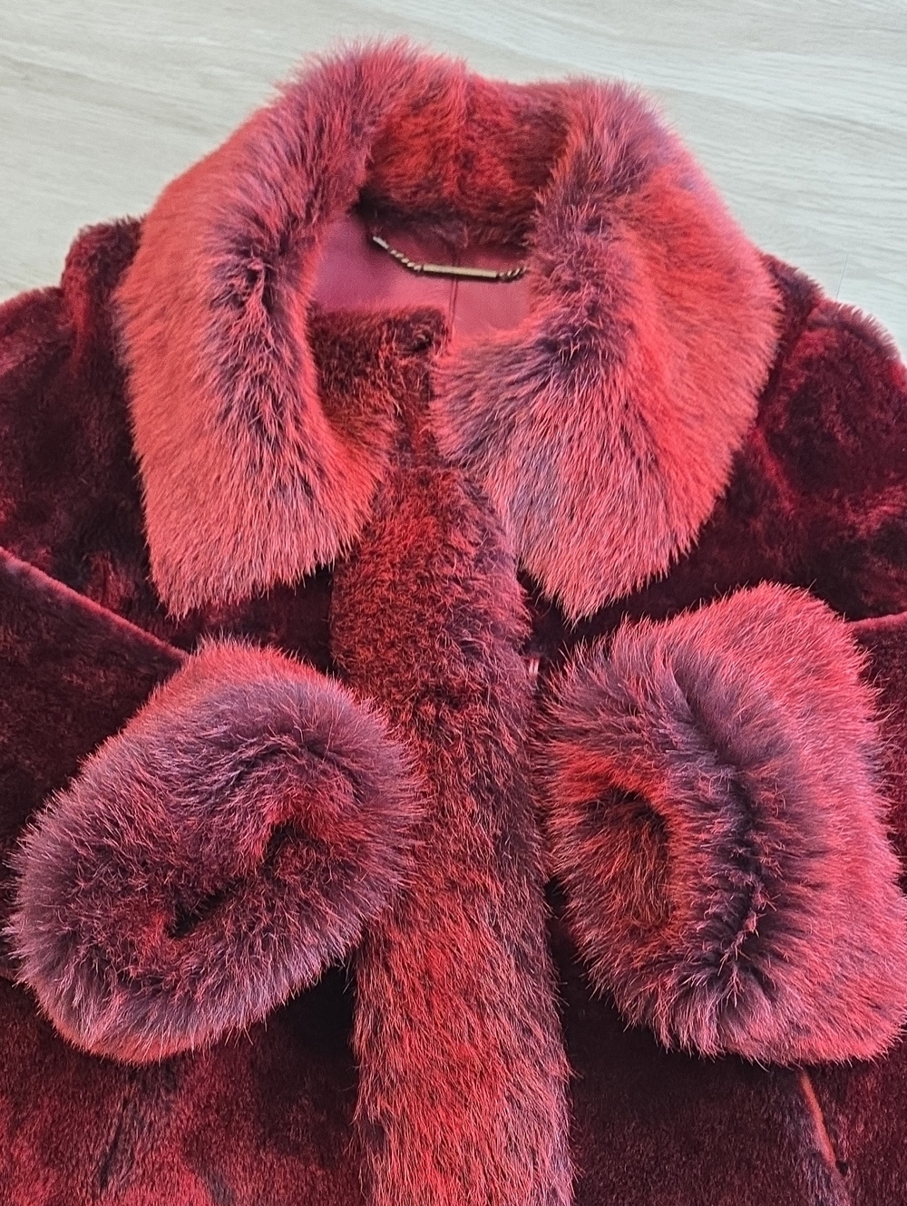 Via Veneto Real Shearling Fur Short Jacket in Deep Burgundy and Wine, Size XS - Picture 6 of 13